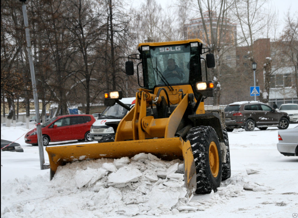 Аренда трактора для уборки снега в Похвистневе от ПроМусор – цена от 1025 руб., быстро и недорого