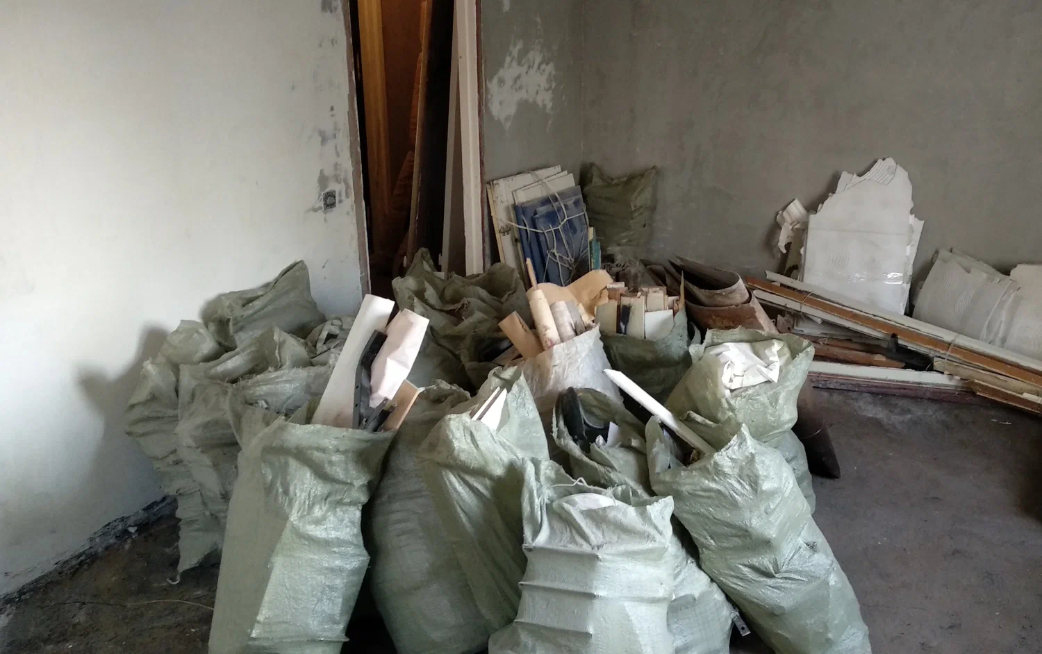 Уборка строительного мусора с вывозом и утилизацией в Похвистневе в октябре